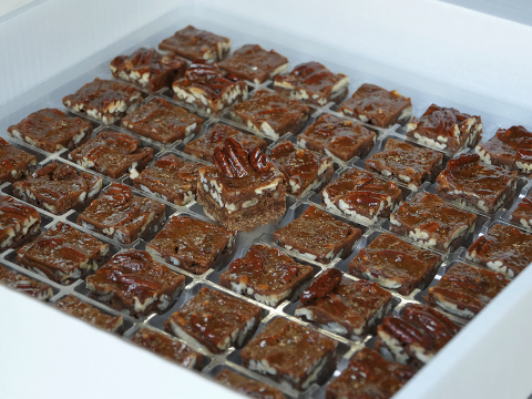 Petit four pecan caramel