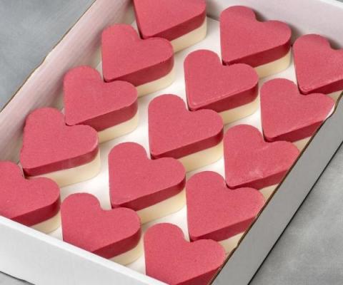 Hartjes ijs, witte chocolade en framboos