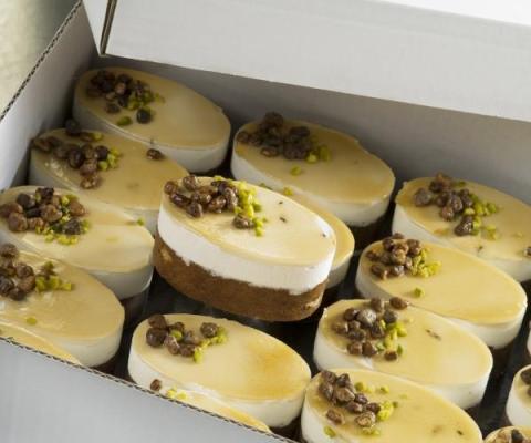 IJsdessert yoghurt honing pecannoten